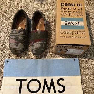 Toms